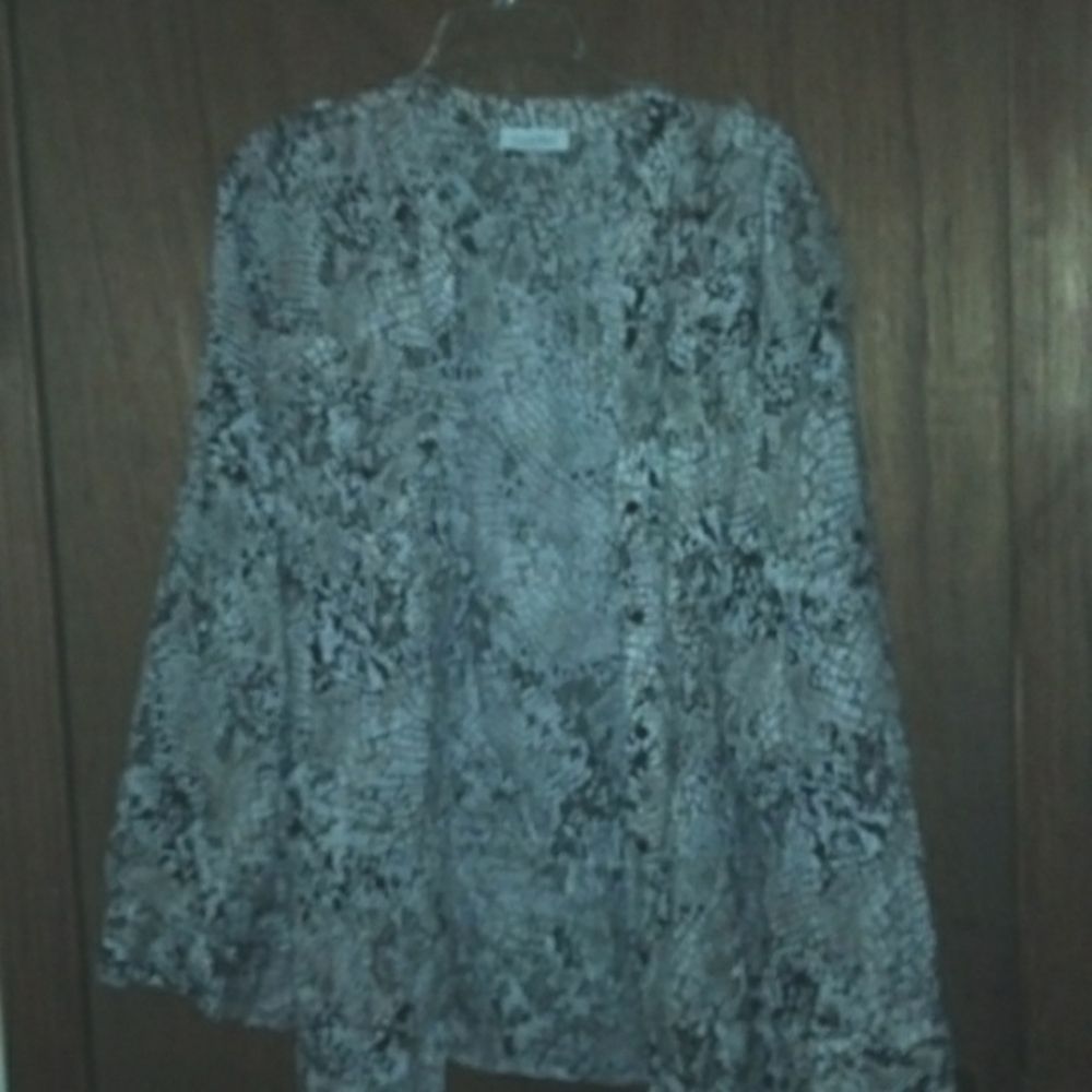Calvin Klein 2x snake pattern blouse